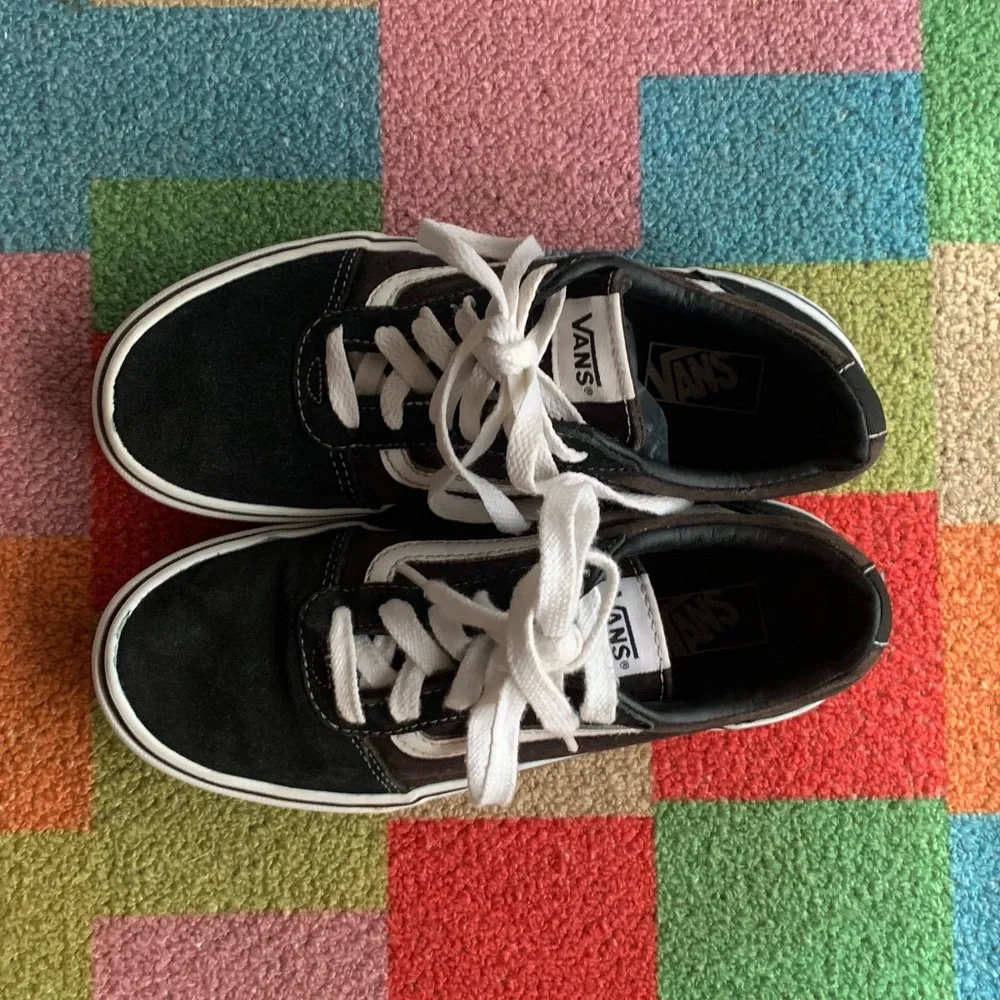 Classic Black and White VANS - Picture 3 of 8